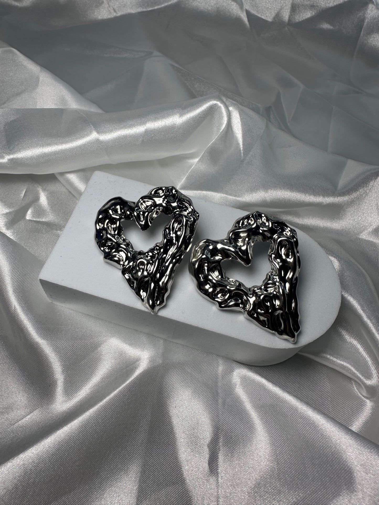 Orecchini cuore goccia silver