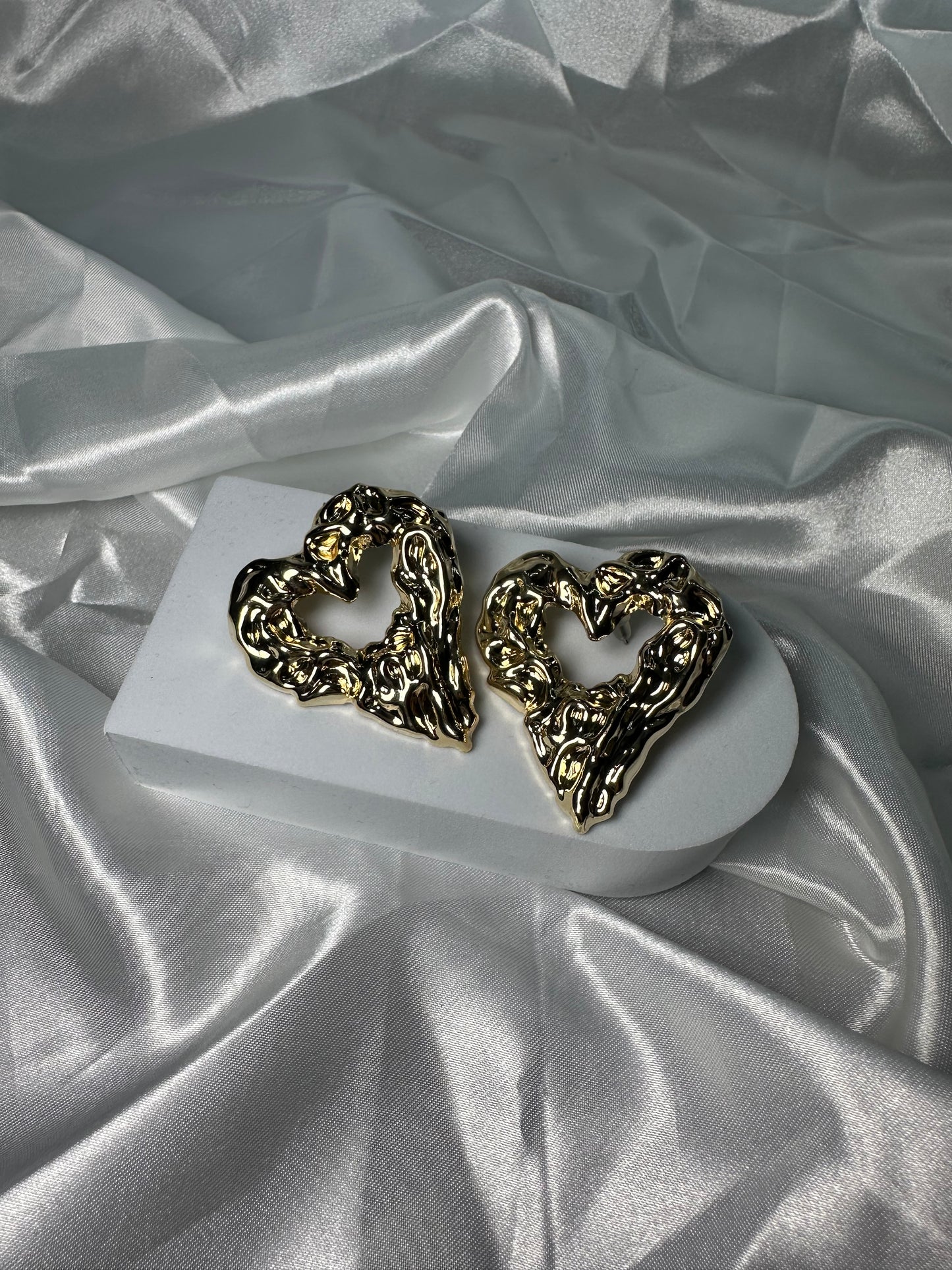 Orecchini cuore goccia gold